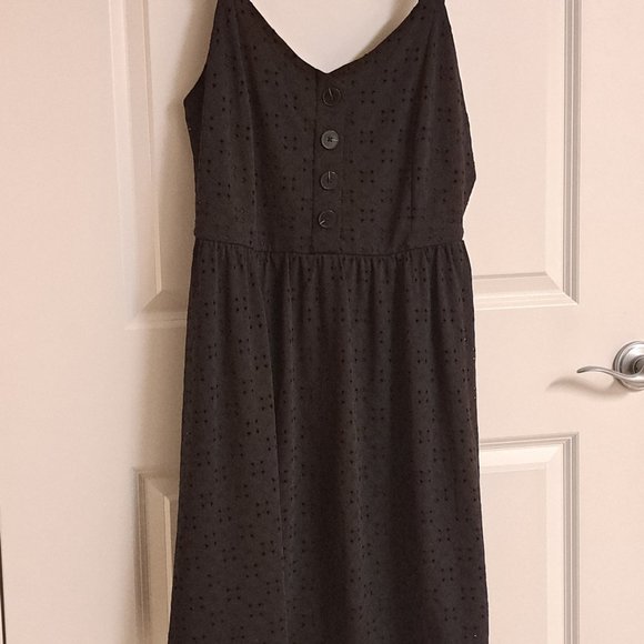 BLACK DRESS - Picture 2 of 3